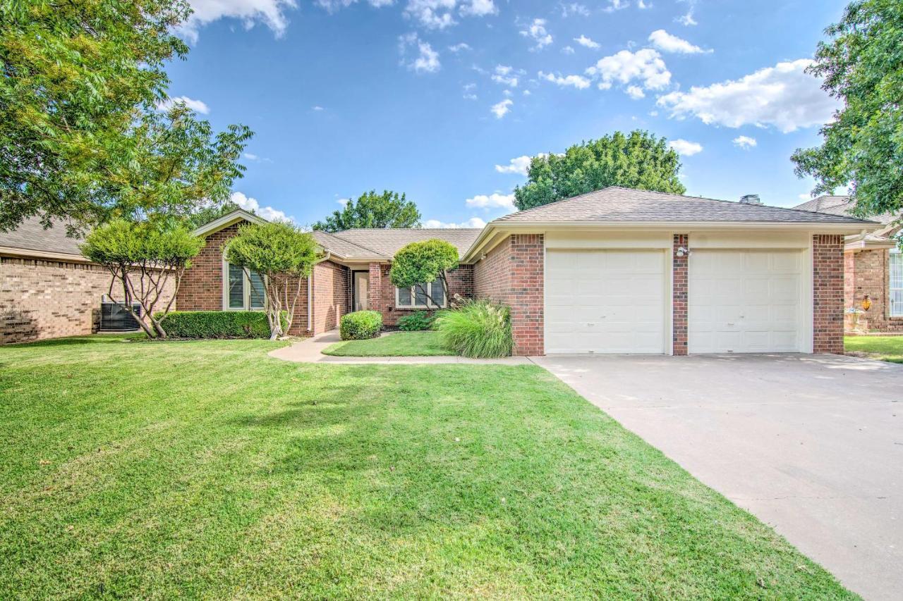Lubbock Home With Deck And Yard - 8 Miles To Ttu! Exterior photo